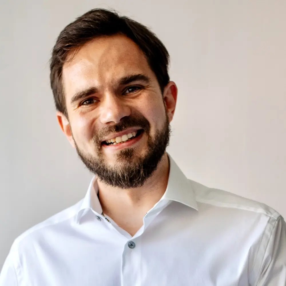 Headshot of Gergo Bohner